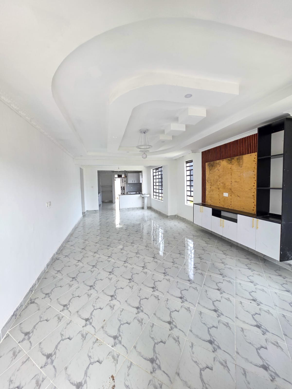 3 BEDROOM HOUSE +DSQ FOR SALE