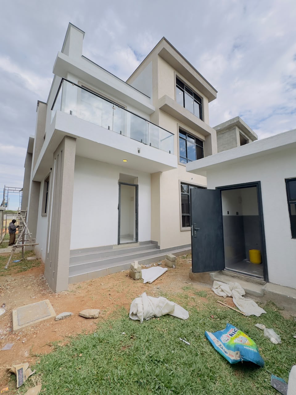 LUXURY 5-BEDROOM VILLAS+DSQ